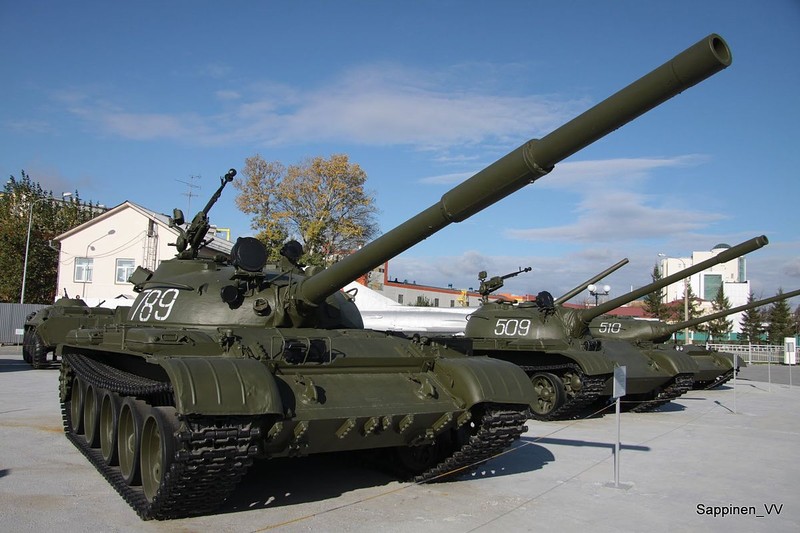 Hoa luc xe tang T-62 va T-54/55 Viet Nam khac nhau ra sao?-Hinh-9