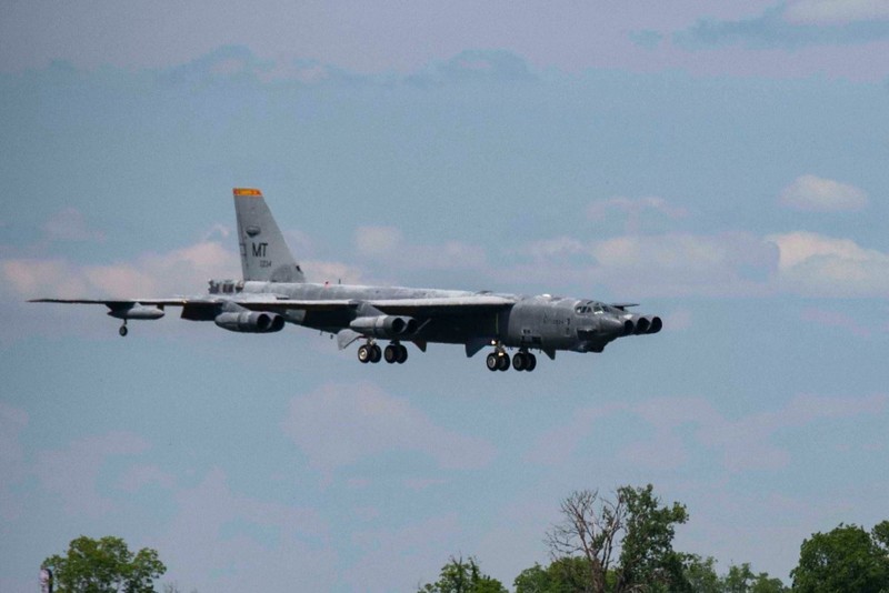 B-52 thoi chien tranh Viet Nam lien tuc duoc nang cap-Hinh-5