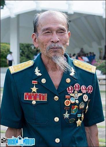 Anh hùng phi công Nguyễn Văn Bảy