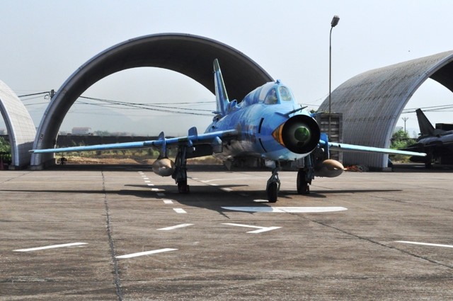 Anh hiem: Su-22M4 Viet Nam tuan tra phong khong voi ten lua R-60 AA-8 Aphid-Hinh-10