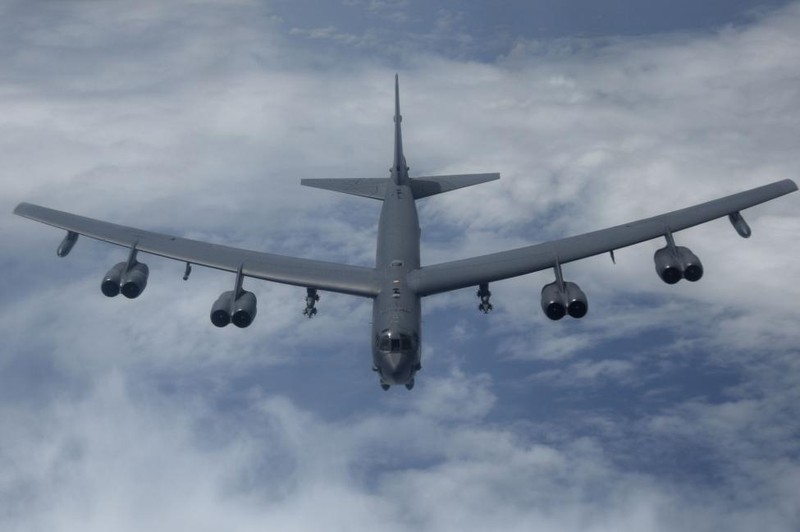 My trien khai may bay B-52 toi Anh: Dinh 