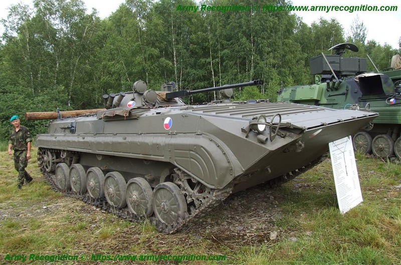 Viet Nam co the mua loat xe chien dau BMP-1/2 gia re tu Czech-Hinh-10