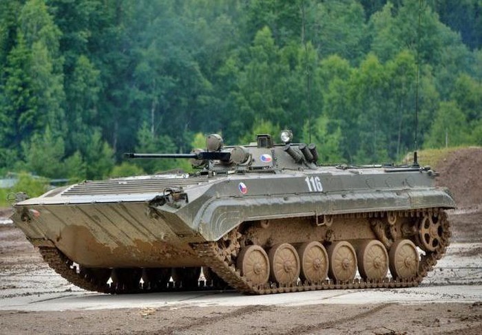 Viet Nam co the mua loat xe chien dau BMP-1/2 gia re tu Czech-Hinh-12