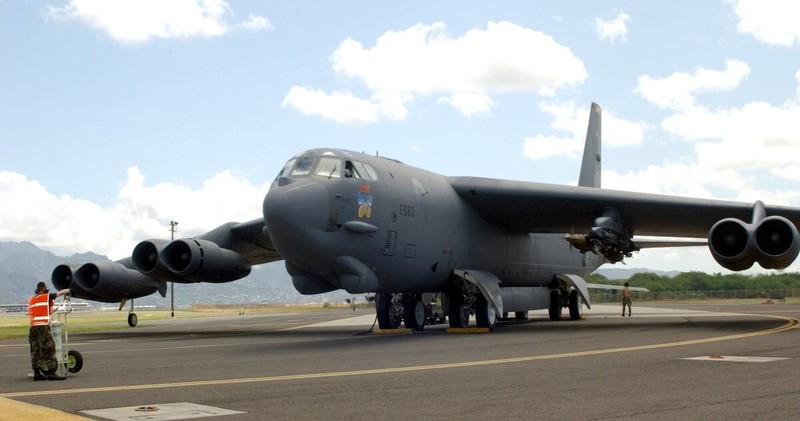 Phao dai bay B-52 My ap sat ban dao Crimea, Nga lo sot vo-Hinh-3