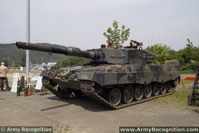 Viet Nam quan tam xe tang Leopard 2A4: Uu, nhuoc diem the nao?-Hinh-9
