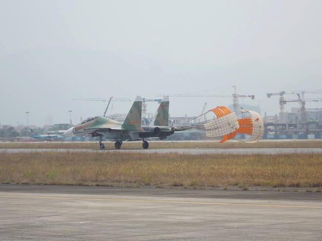 Tiem kich Su-27 Viet Nam sau khi dai tu da… giong het Su-30MK2-Hinh-6