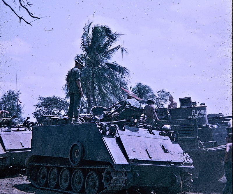 Thiet giap phun lua cuc doc giong het M113 My tung dua vao Viet Nam-Hinh-11