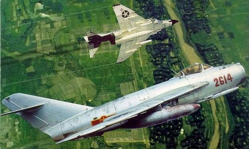 Ban linh phi cong Viet Nam bien yeu diem cua MiG-17 thanh vu khi loi hai-Hinh-9