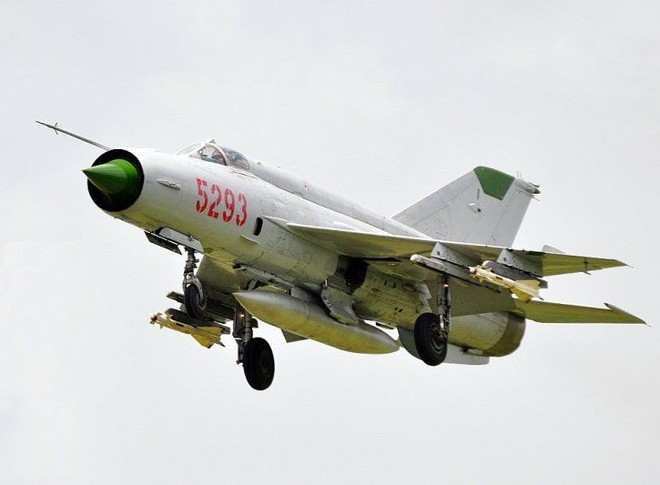 Ban linh phi cong Viet Nam bien yeu diem cua MiG-17 thanh vu khi loi hai