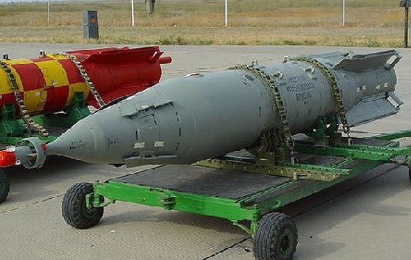 Het kien nhan voi phien quan, Nga nem sieu bom KAB-1500 xuong Syria-Hinh-10