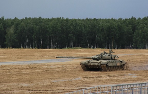 Xe tang T-72B3 se som co phien ban khong nguoi lai