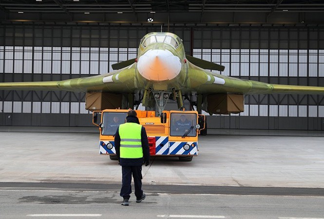 Thien Nga Trang Tu-160M2 dau tien cua Nga ra lo, NATO “het hon”-Hinh-2