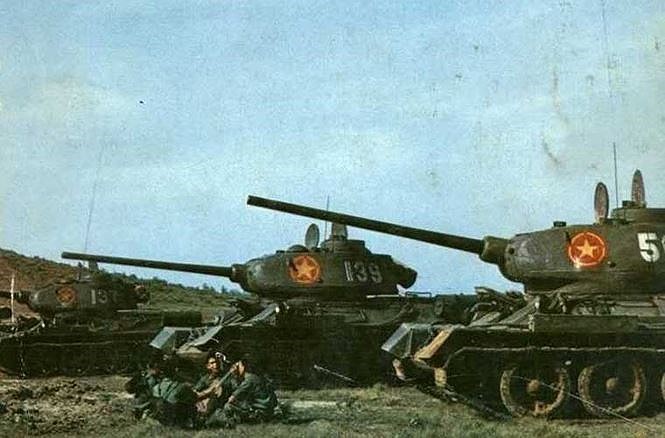 Viet Nam tung cai bien xe tang T-34 thanh… phao phong khong tu hanh-Hinh-2