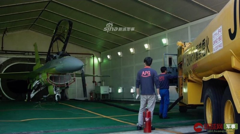 Dot nhap noi lap rap F-16V Dai Loan – 