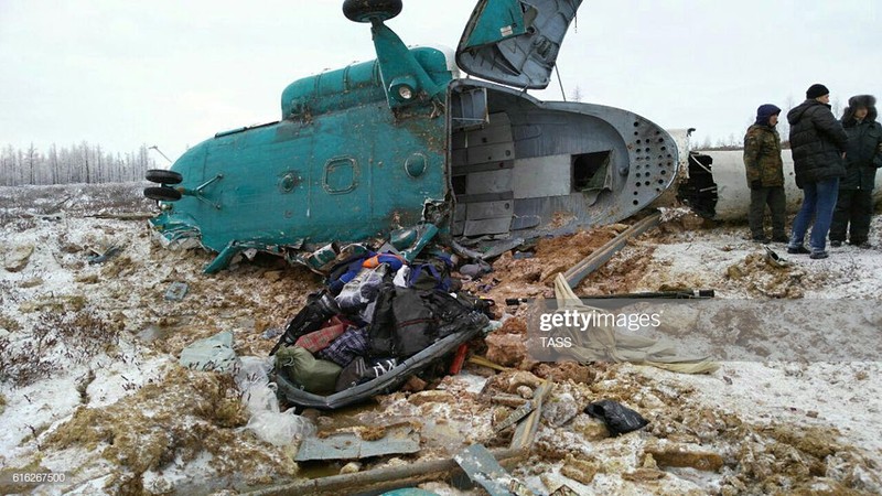 Giang sinh don dap tai uong, Nga lai de roi truc thang Mi-8 khien 24 nguoi lam nan-Hinh-9