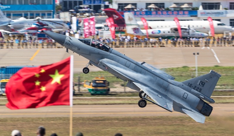 Trung Quoc nang cap JF-17 len phien ban 3, co dang la moi lo cho Nhat – Han?-Hinh-7