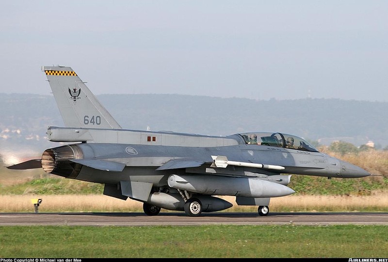 Sau Dai Loan, toi luot Singapore nang cap dan tiem kich F-16 cua minh-Hinh-11