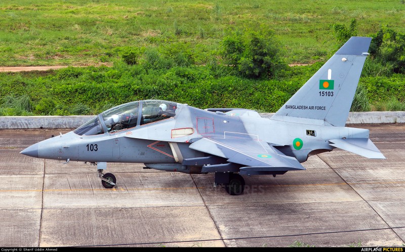 May bay Yak-130 Viet Nam sap mua co 