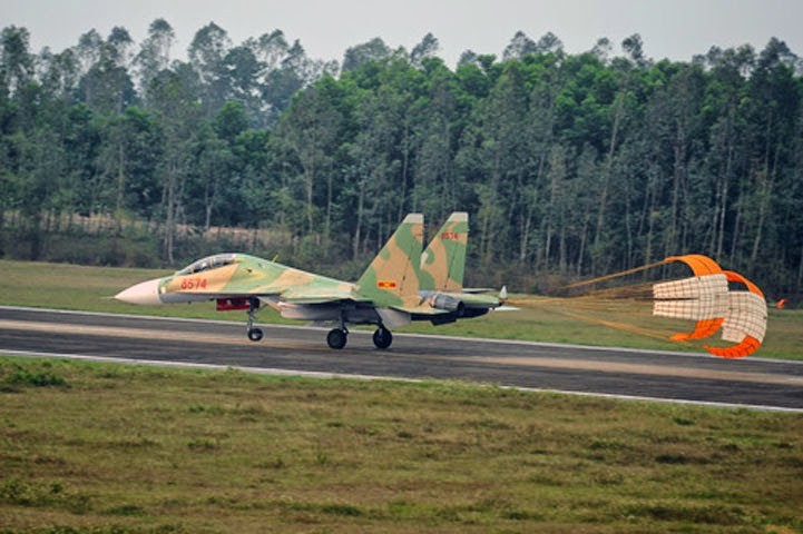 So luong tiem kich Su-30MK2 Trung Quoc so huu lieu co bang Viet Nam?-Hinh-13