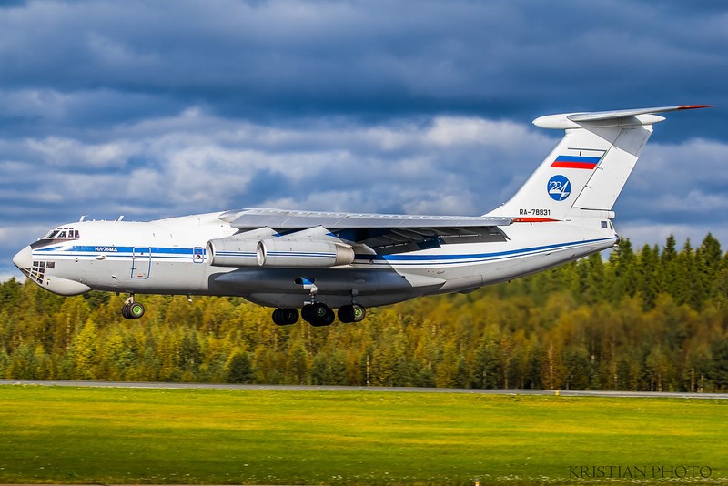 Viet Nam nen nhap bien may bay Il-76 Nga lam van tai co chien luoc?