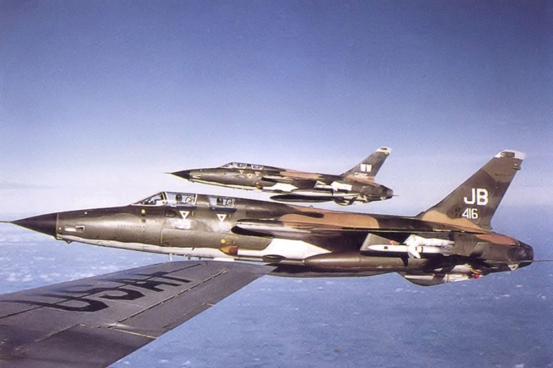 Hinh anh F-105 bi ban nat duoi van bay duoc trong chien tranh Viet Nam-Hinh-3
