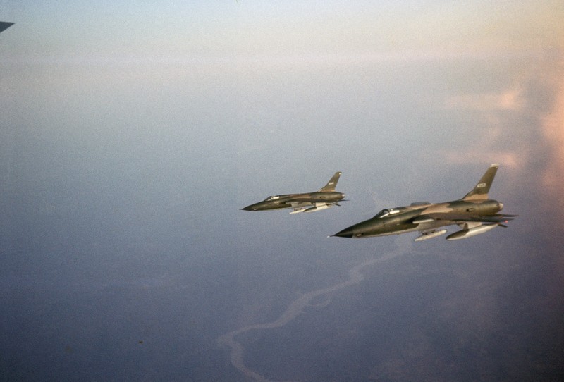 Hinh anh F-105 bi ban nat duoi van bay duoc trong chien tranh Viet Nam-Hinh-7