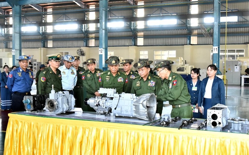 Bat ngo: Myanmar tu san xuat xe Jeep quan su nhu UAZ Lien Xo-Hinh-4