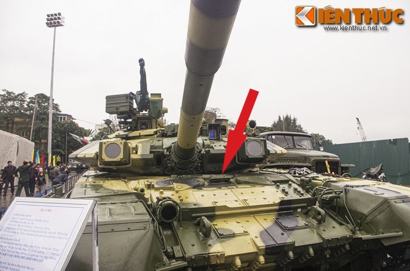 Chi tiet dac biet ben trong khoang lai xe tang T-90S/SK Viet Nam