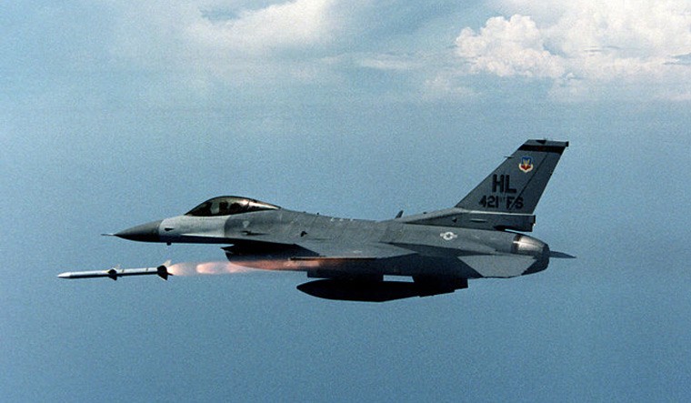 F-16 Pakistan roi: Tai sao quoc gia than Trung Quoc lai so huu may bay My?-Hinh-5