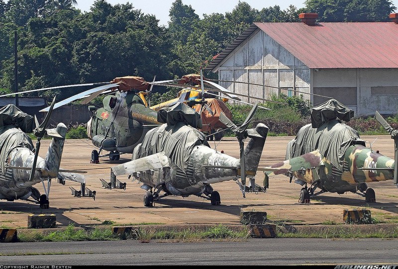 Hinh anh truc thang Mi-24A Viet Nam dung manh tien cong tren chien truong K-Hinh-3
