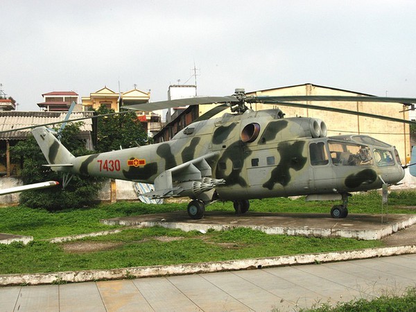 Hinh anh truc thang Mi-24A Viet Nam dung manh tien cong tren chien truong K-Hinh-6