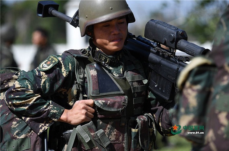 Bat ngo: Quan doi Lao su dung sieu sung ban tia cong pha cua Trung Quoc-Hinh-8