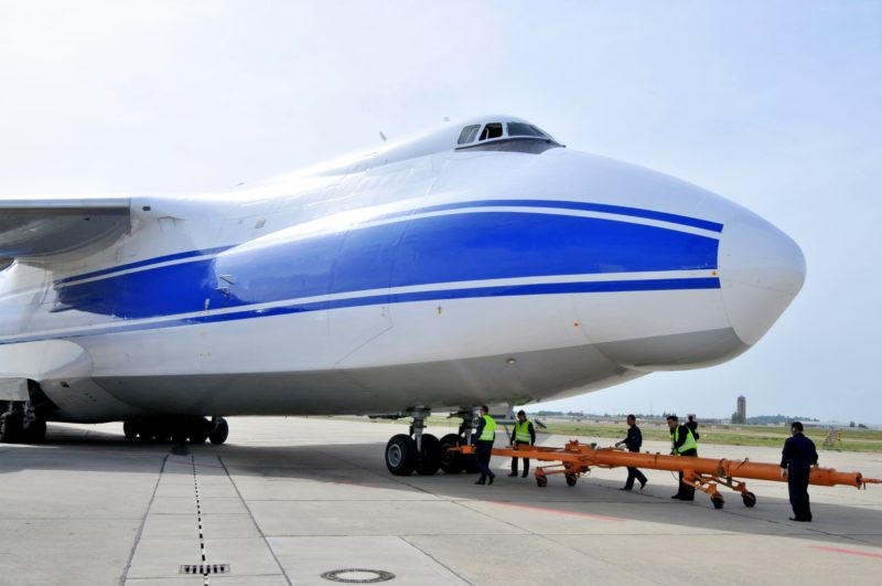 Bat ngo: Khong quan Nga dieu sieu co An-124 khan cap ho tro My chong dich-Hinh-8