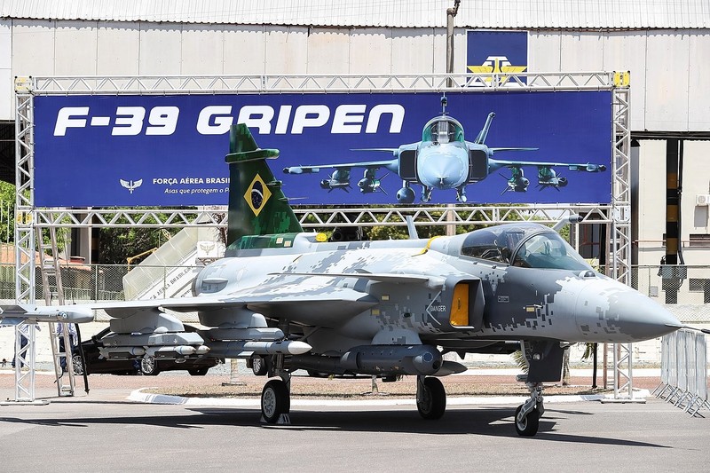 Choang ngop: Khoang lai cua tiem kich Gripen E hien dai hon ca Su-57 va F-22!-Hinh-2