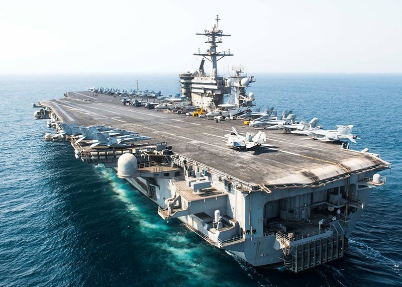 Vi sao ham truong tau USS Theodore Roosevelt bi cach chuc sau khi cau cuu cho thuy thu?-Hinh-3