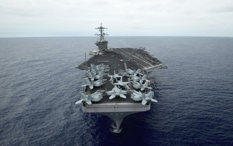 Vi sao ham truong tau USS Theodore Roosevelt bi cach chuc sau khi cau cuu cho thuy thu?-Hinh-7