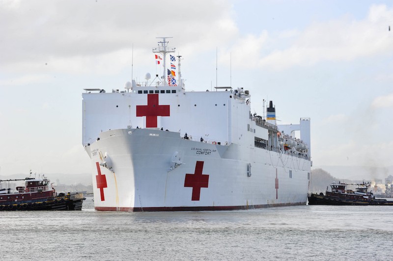 Nhu tro dua: Tau benh vien USNS Comfort 1000 giuong nhung chi chua… 20 benh nhan-Hinh-5