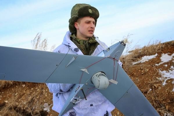Ky la: Ukraine ban ha may bay khong nguoi lai... Israel o Donbass-Hinh-7