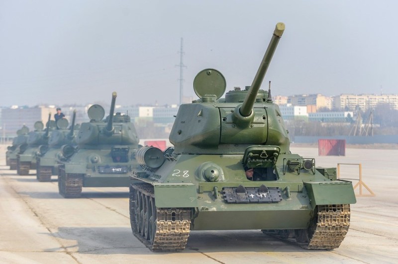Bat ngo: Xe tang T-34 Lao se duoc tham gia duyet binh o Quang truong Do-Hinh-4