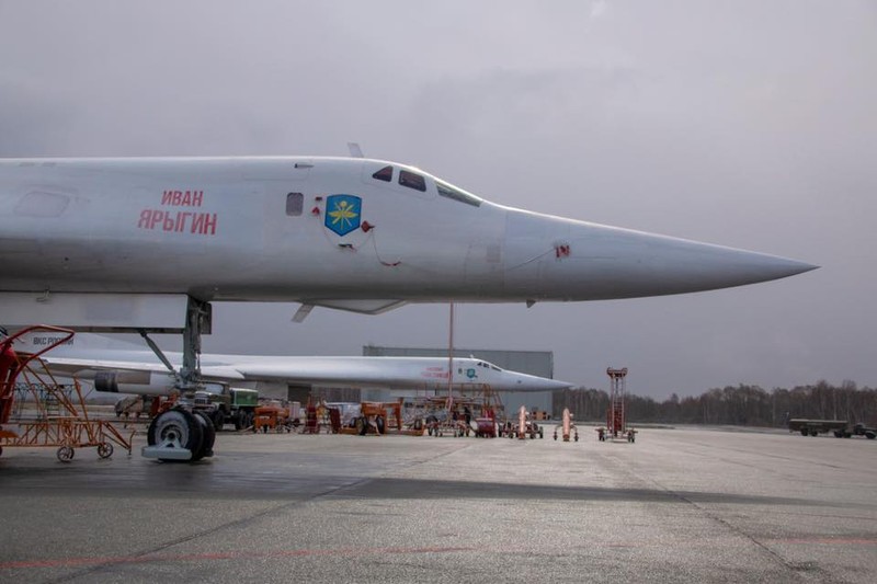 Co them 2 sieu co Tu-160 hien dai hoa, Khong quan Nga nhu 