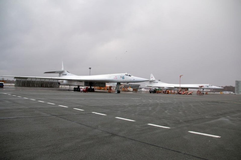 Co them 2 sieu co Tu-160 hien dai hoa, Khong quan Nga nhu 