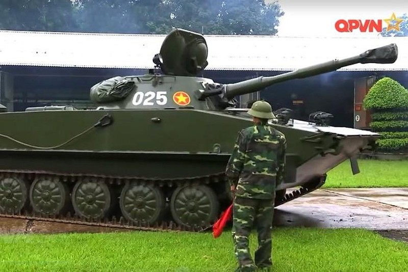 Xe tang PT-76 Viet Nam nhu moi khien 