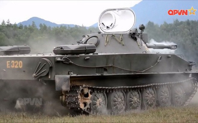 Xe tang PT-76 Viet Nam nhu moi khien 