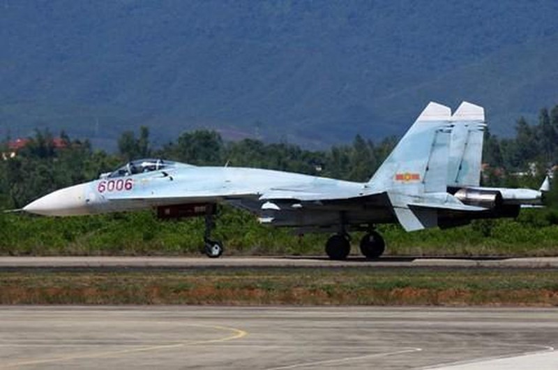 Vi sao Su-27 Viet Nam duoc nang cap o Belarus ma khong phai o Nga?