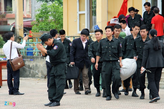 Canh sat co dong chia se ve mot tuan bi giu o Dong Tam