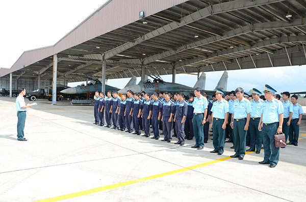 Theo doi tiem kich Su-27 cua Viet Nam dung manh len troi-Hinh-6