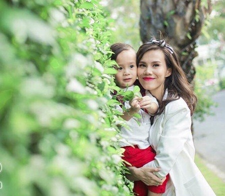 Su nghiep ca hat “chim nghim” va duong tinh on ao cua Thuy Anh-Hinh-2