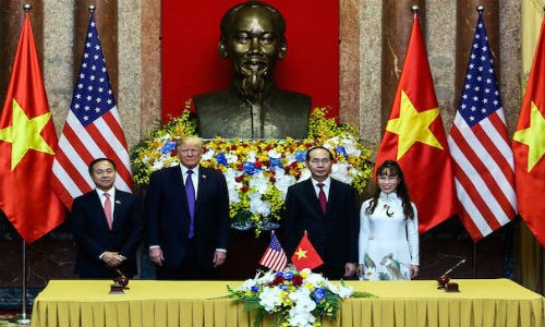 Tong thong Trump chung kien Vietjet va Pratt & Whitney ky thoa thuan tri gia 600 trieu do la-Hinh-2