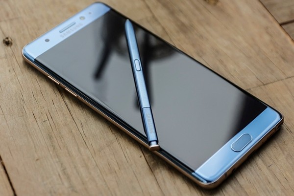 Samsung Galaxy Note FE gia 13,99 trieu dong co gi noi bat?-Hinh-4