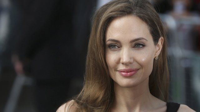 Boi chuan tu vi cho cap doi vang Angelina Jolie - Brad Pitt-Hinh-5